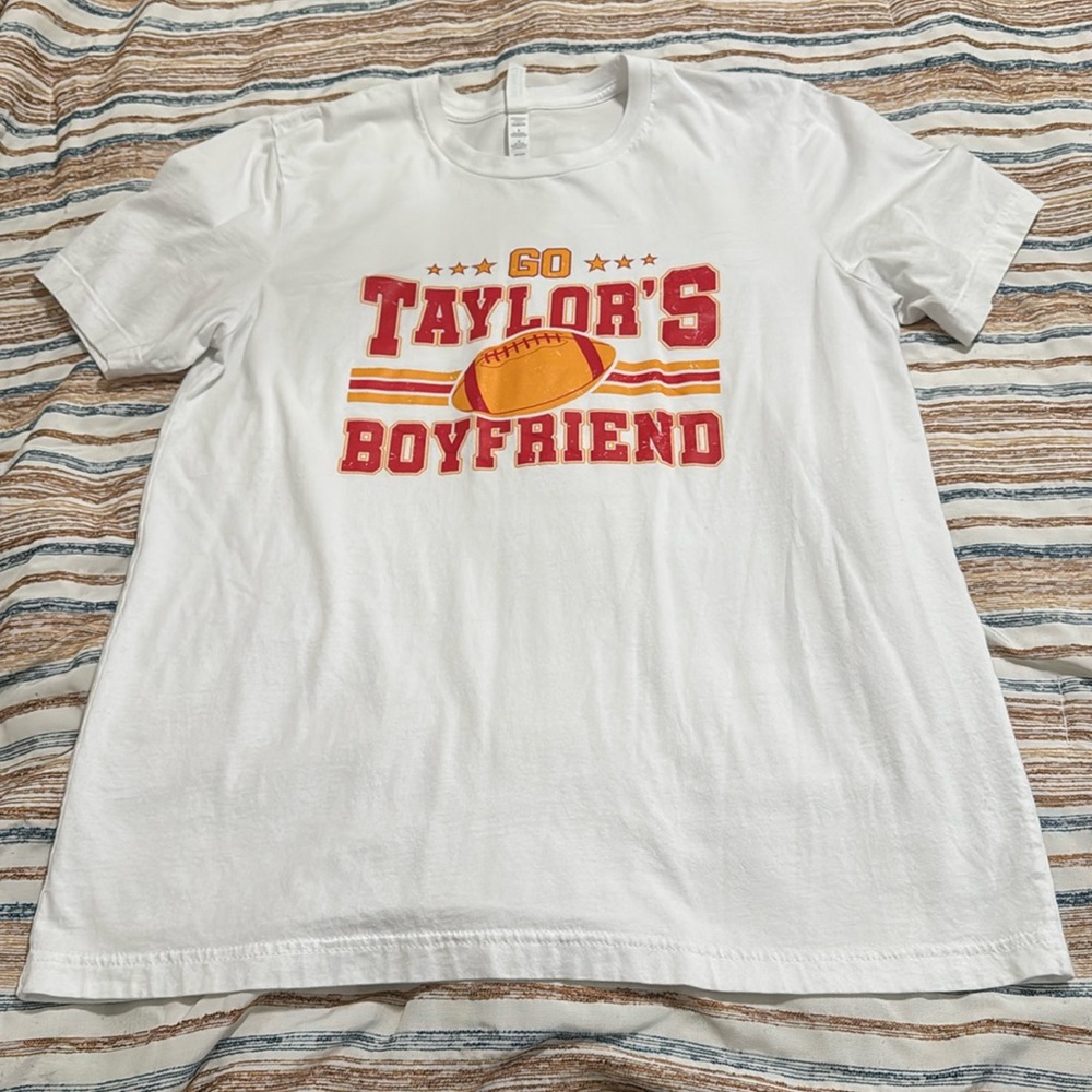 Soft Travis Kelce / Taylor Swift / Chiefs shirt